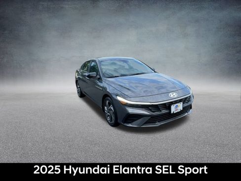 Used 2025 Hyundai Elantra Sport FWD image 3