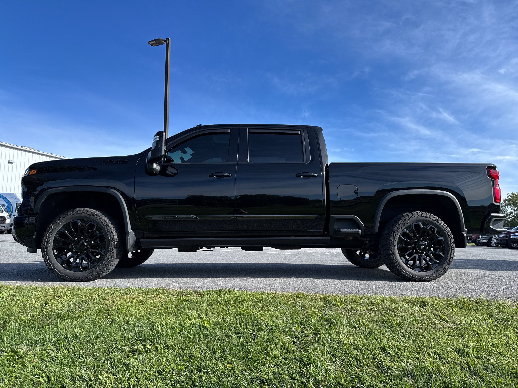 Used 2024 Chevrolet Silverado 2500 High Country w/ High Country Premium Package AWD/4WD image 14