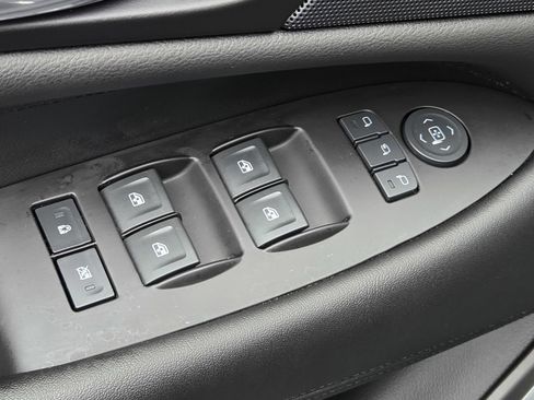 Used 2020 Cadillac Escalade ESV Premium Luxury image 17