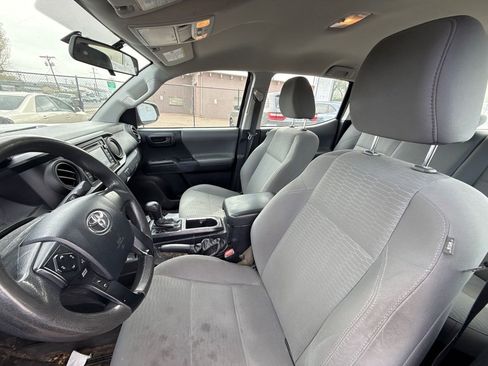 Used 2017 Toyota Tacoma SR w/ Tow Package image 12