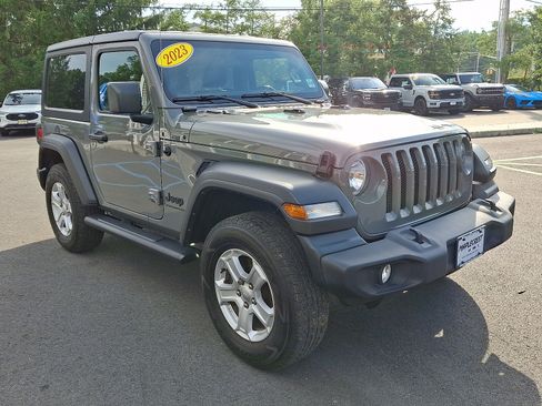 Used 2023 Jeep Wrangler Sport AWD/4WD image 3