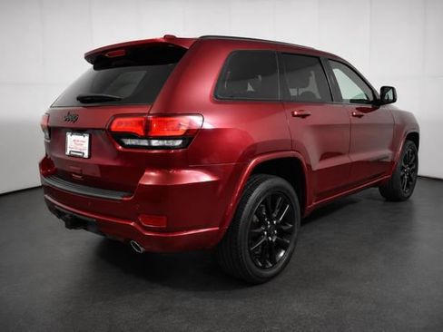Used 2021 Jeep Grand Cherokee Laredo X AWD/4WD image 4