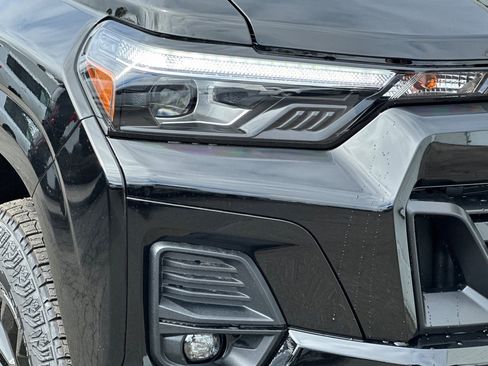 New 2025 Chevrolet Colorado Z71 w/ Midnight Edition AWD/4WD image 29