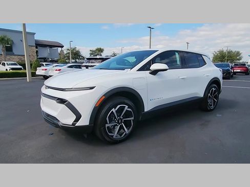 New 2026 Chevrolet Equinox EV LT image 16