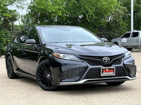 Used 2023 Toyota Camry XSE FWD image 2