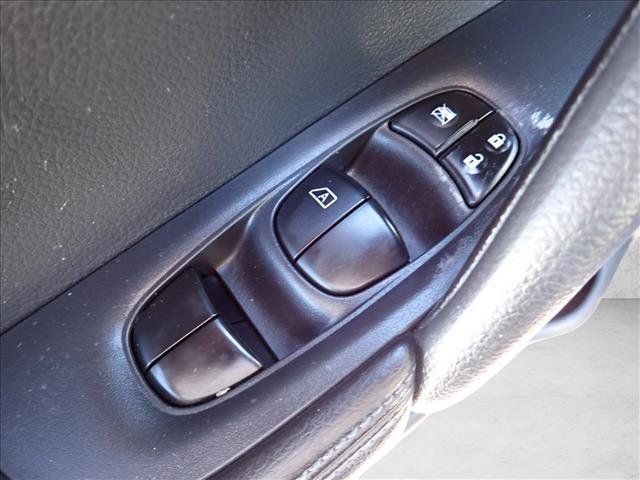 Used 2015 Nissan Rogue SV AWD/4WD image 13