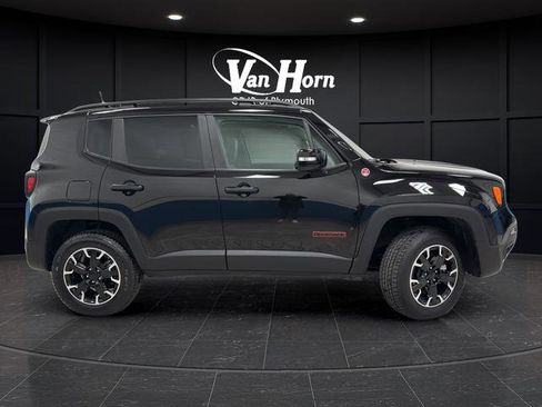 Used 2023 Jeep Renegade Trailhawk w/ Sun/Sound Group AWD/4WD image 8