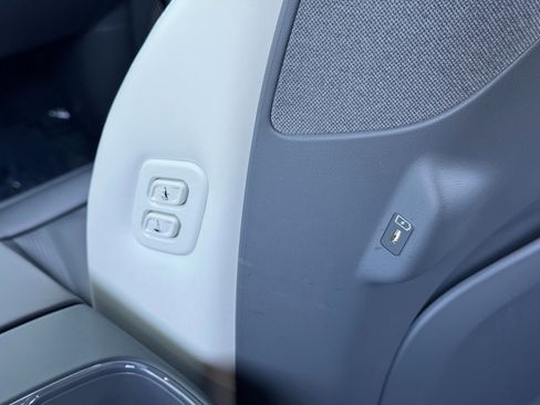 Used 2024 Kia EV9 GT-Line image 36