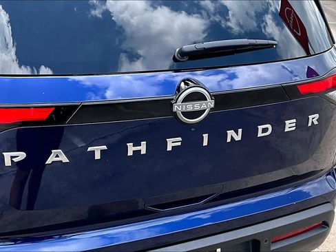 Used 2025 Nissan Pathfinder SV FWD image 29