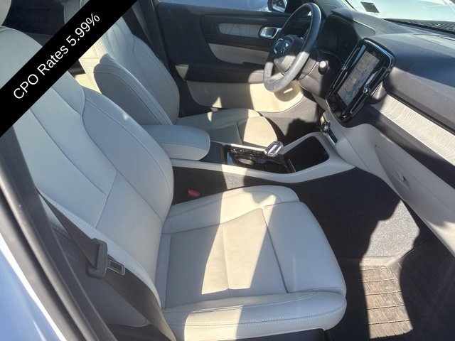 Certified 2024 Volvo XC40 B5 Plus w/ Climate Package AWD/4WD image 3