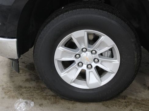 Used 2025 Chevrolet Silverado 1500 LT image 36