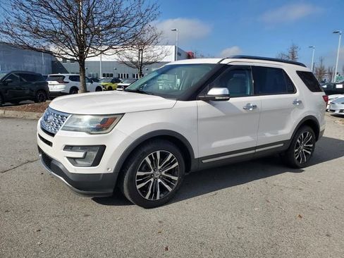 Used 2017 Ford Explorer Platinum image 10