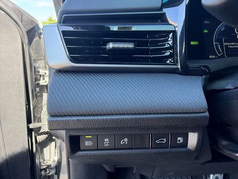 Certified 2025 Toyota Camry SE AWD/4WD image 14
