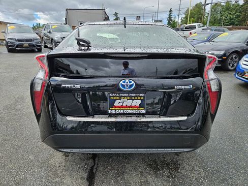 Used 2017 Toyota Prius Two w/ Prius Two Safety Plus Package FWD image 5