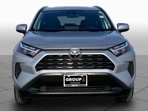 Used 2025 Toyota RAV4 XLE AWD/4WD image 4