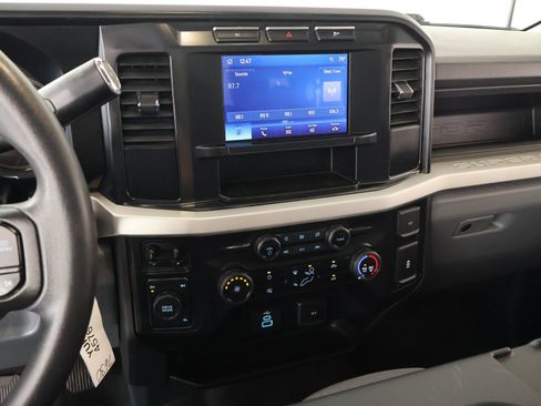 Used 2024 Ford F250 XL w/ STX Appearance Package AWD/4WD image 5