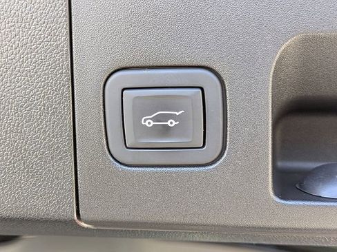 Certified 2023 Cadillac XT4 Luxury w/ Cold Weather Package image 13