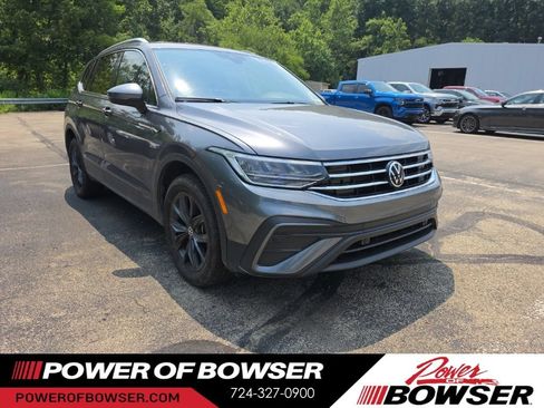 Used 2024 Volkswagen Tiguan SE FWD image 3