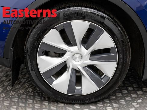 Used 2021 Tesla Model Y Long Range image 24