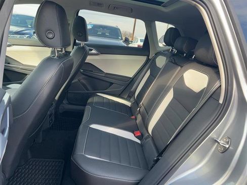 New 2025 Volkswagen Taos SEL image 10