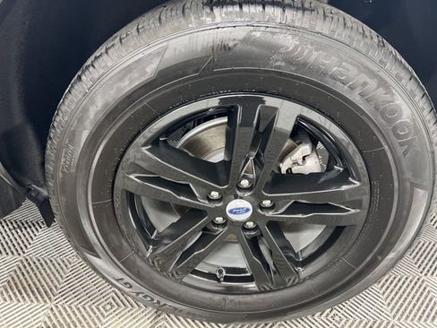 Used 2024 Ford Explorer XLT w/ Equipment Group 202A AWD/4WD image 11
