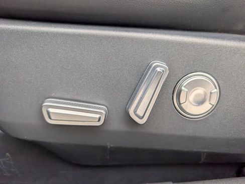 Used 2024 Lincoln Nautilus Reserve w/ Jet Appearance Package (87T) image 16