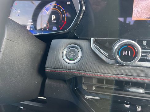 Used 2025 Chevrolet Colorado Z71 w/ Z71 Convenience Package 2 image 16