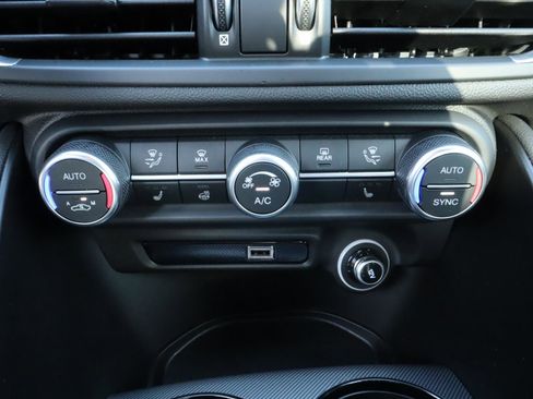 New 2025 Alfa Romeo Giulia w/ Veloce Package Rwd image 10