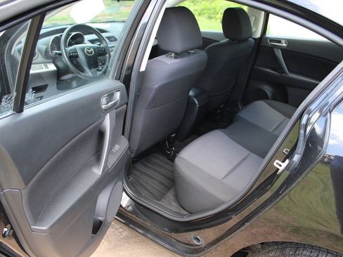 Used 2010 MAZDA MAZDA3 i Touring FWD image 27