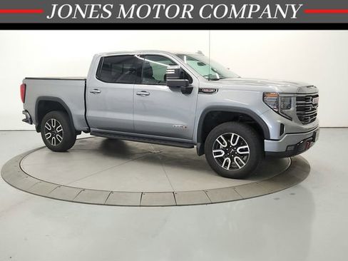 Used 2024 GMC Sierra 1500 AT4 w/ Technology Package AWD/4WD image 1