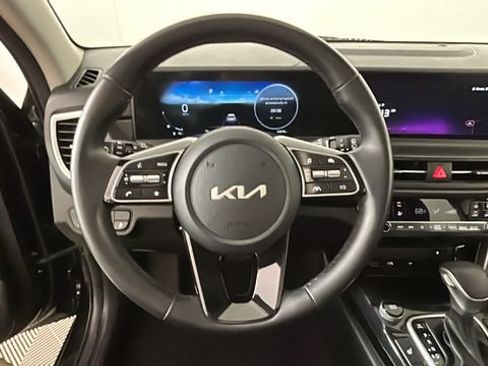 Used 2024 Kia Seltos EX AWD/4WD image 14