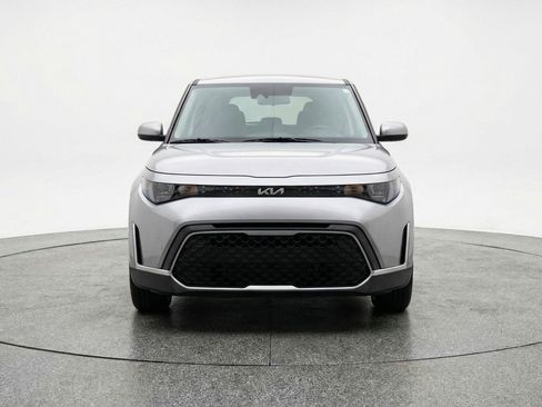 Used 2025 Kia Soul LX w/ LX Technology Package image 2