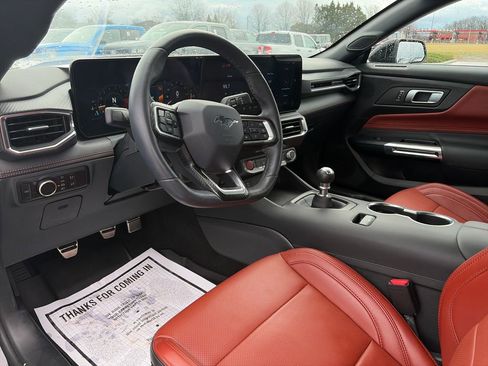 Used 2025 Ford Mustang GT Premium image 21