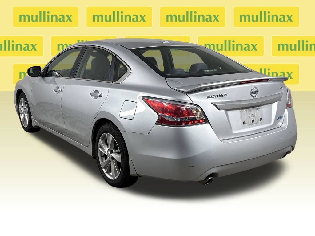 Used 2014 Nissan Altima 2.5 SV w/ Convenience Package FWD image 11