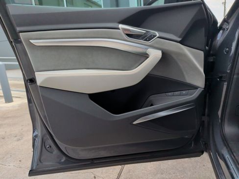 Used 2024 Audi Q8 e-tron Prestige w/ Prestige Package image 14