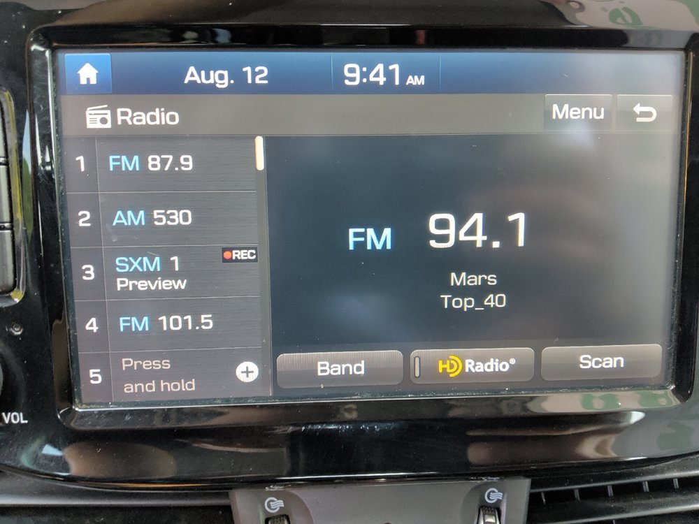 Used 2020 Hyundai Elantra GT FWD image 25