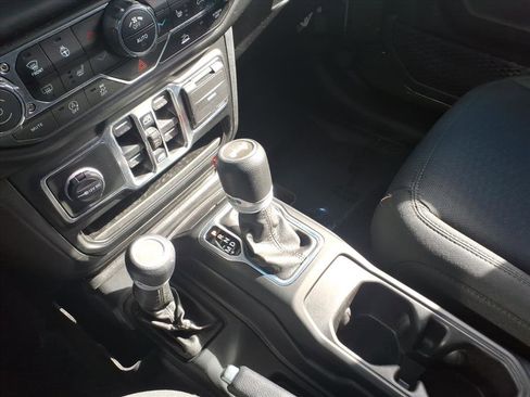 Used 2021 Jeep Wrangler Sport S image 26