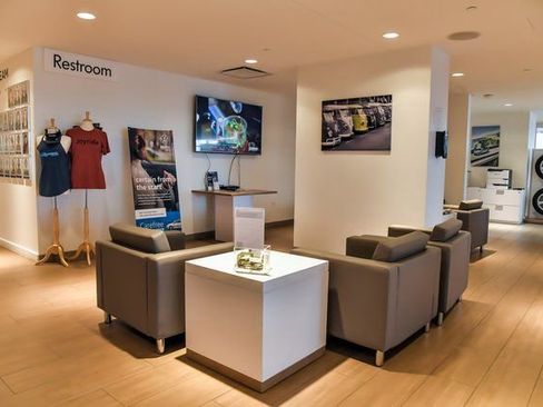 Certified 2025 Volkswagen Atlas Cross Sport SEL R-Line image 29