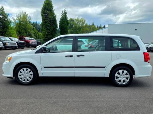 Used 2015 Dodge Grand Caravan American Value Package w/ UConnect Hands-Free Group FWD image 4