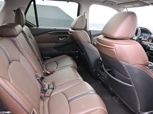 Used 2023 Honda Pilot Elite image 16