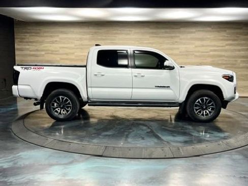 Used 2021 Toyota Tacoma TRD Sport w/ TRD Premium Sport Package AWD/4WD image 28