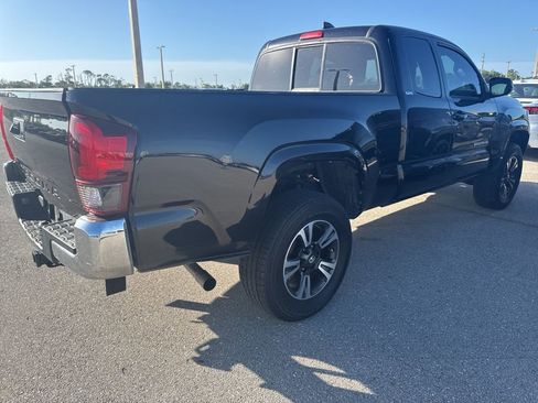 Used 2022 Toyota Tacoma SR5 image 2