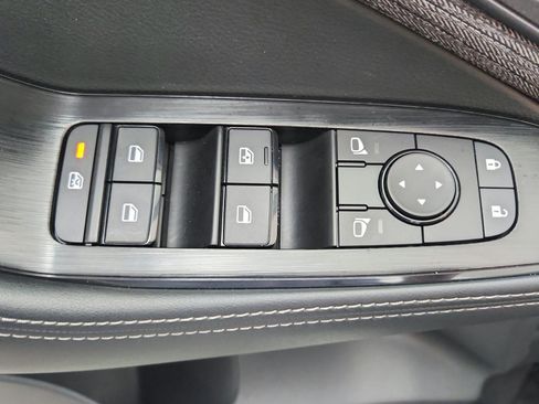 Used 2023 Nissan Rogue SV FWD image 31