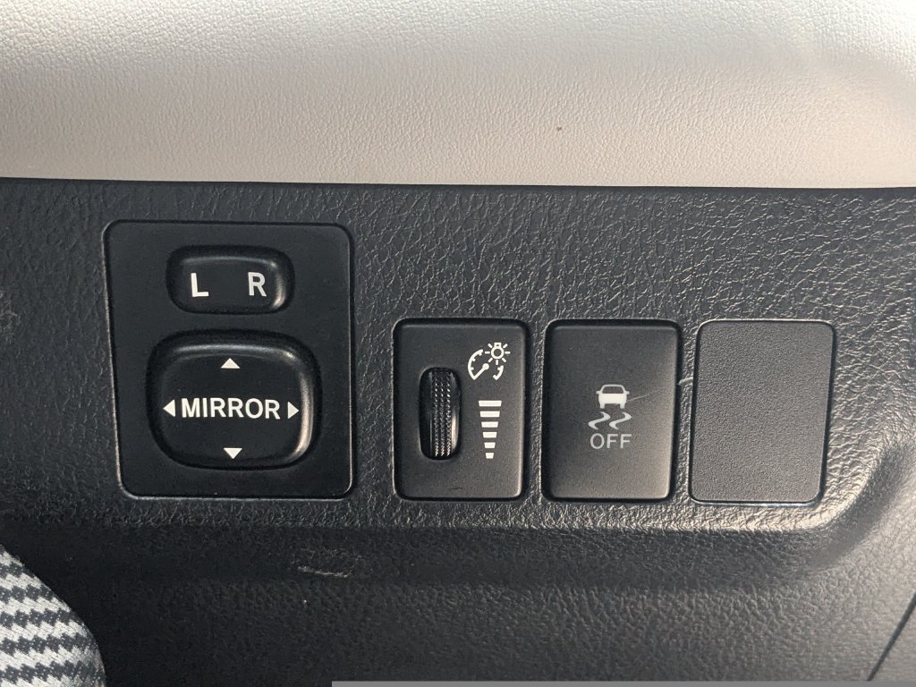 Used 2014 Toyota RAV4 XLE FWD image 12