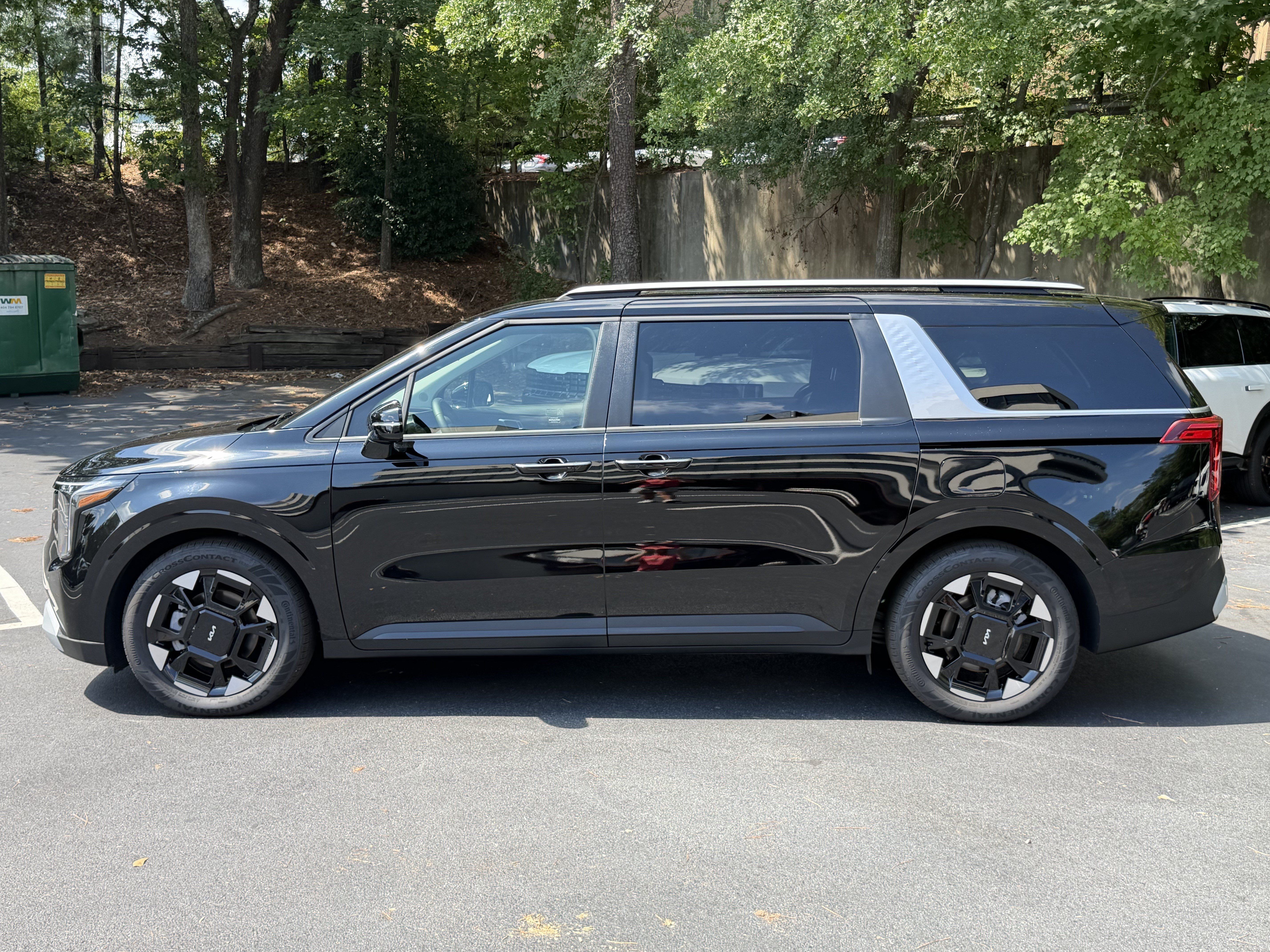 Certified 2026 Kia Carnival EX FWD image 4