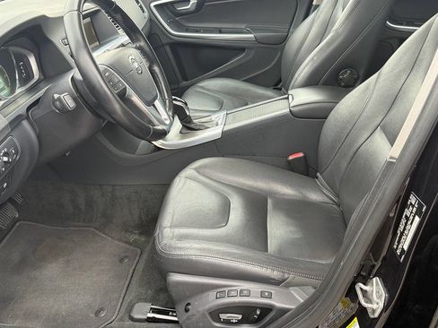 Used 2015 Volvo V60 T5 Premier image 15