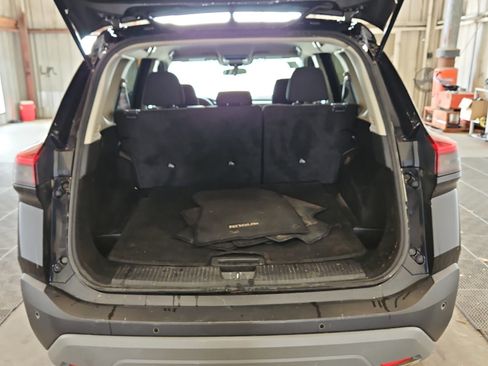 Used 2023 Nissan Rogue SV image 14