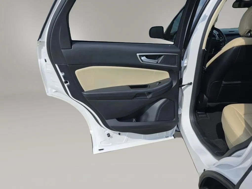 Used 2019 Ford Edge SEL w/ Equipment Group 201A FWD image 46