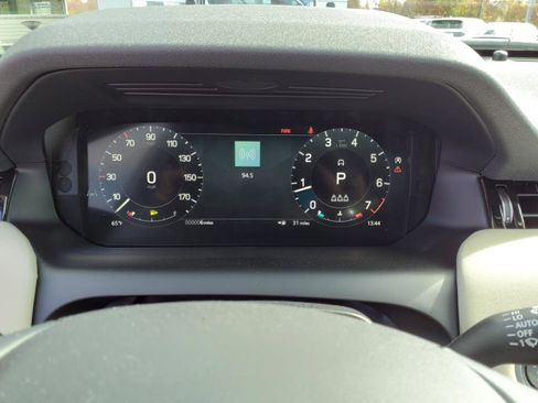 Used 2025 Land Rover Discovery Sport S image 18