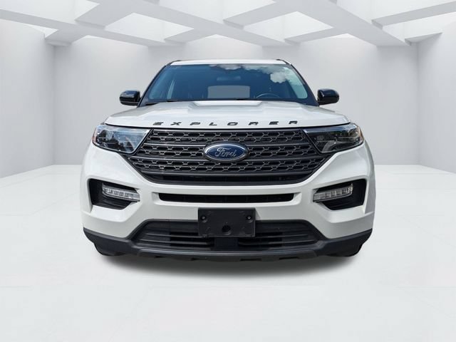 Used 2023 Ford Explorer XLT w/ Equipment Group 202A AWD/4WD image 11
